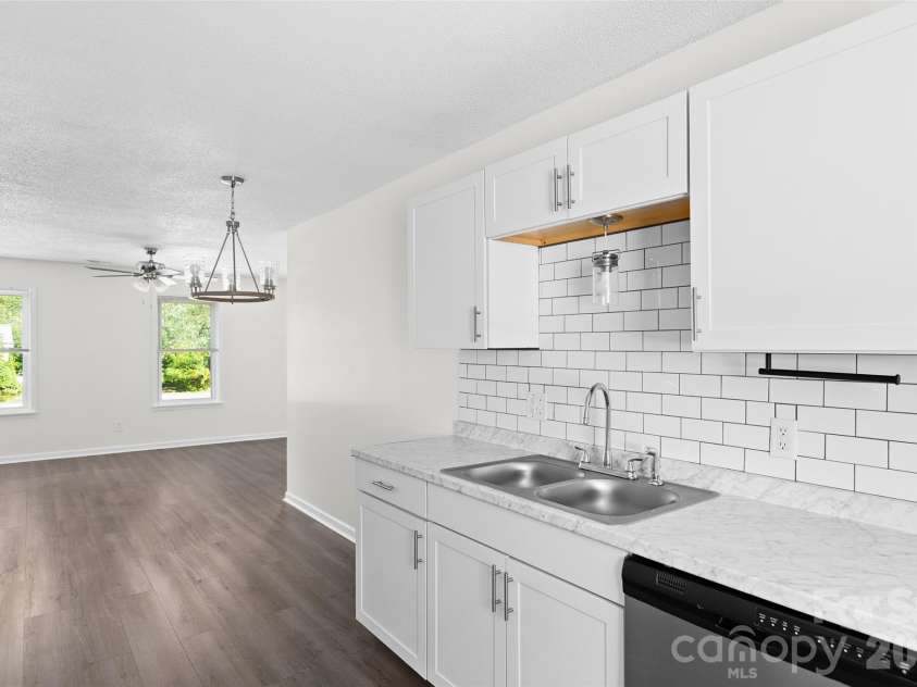 355 Weatherford Drive, King, NC 27021.  MLS# CAR4384919, YatesRealty ID 24096. 