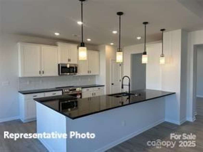 12184 MUSCADINE Court, Midland, NC 28107.  MLS# CAR4266054, YatesRealty ID 24097. Kitchen