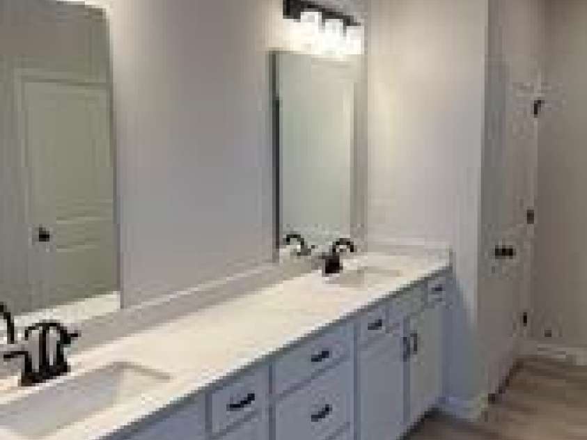 12184 MUSCADINE Court, Midland, NC 28107.  MLS# CAR4266054, YatesRealty ID 24097. Owners Bath