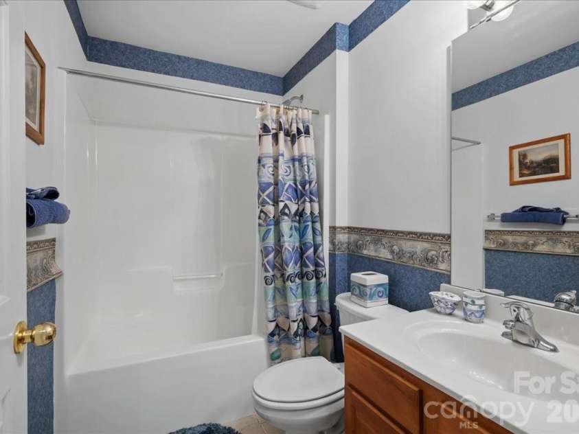 4209 Piccadilly Lane, Fort Mill, SC 29707.  MLS# CAR4384861, YatesRealty ID 24097. Hall bath