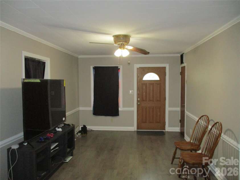 307 6th Street, Belmont, NC 28012.  MLS# CAR4384941, YatesRealty ID 24098. 