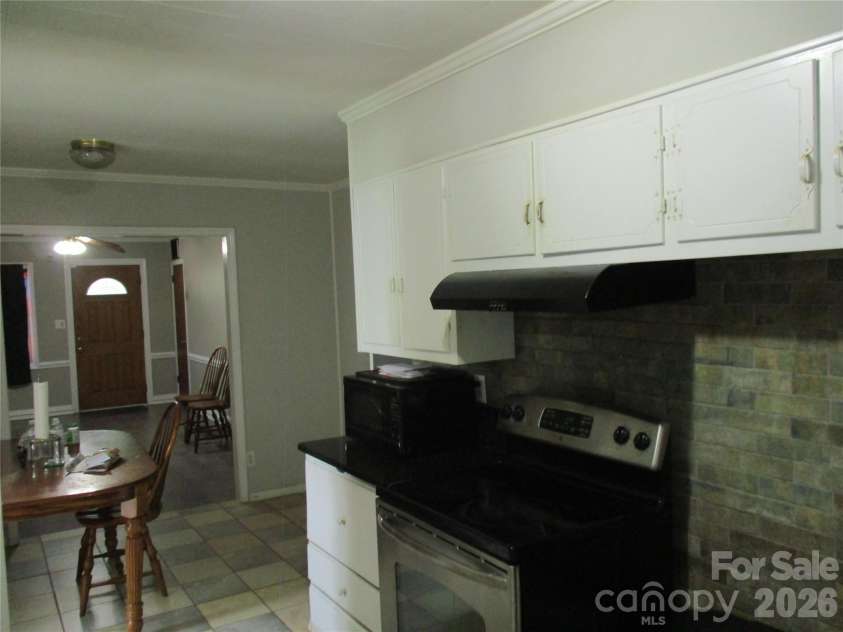 307 6th Street, Belmont, NC 28012.  MLS# CAR4384941, YatesRealty ID 24098. 