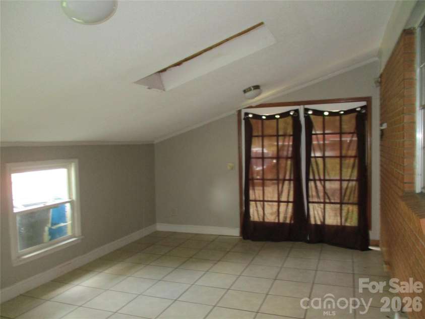 307 6th Street, Belmont, NC 28012.  MLS# CAR4384941, YatesRealty ID 24098. 