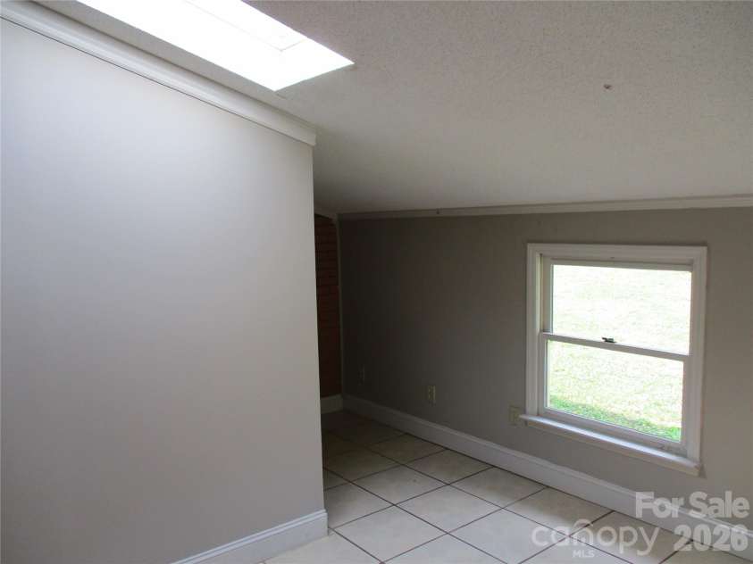 307 6th Street, Belmont, NC 28012.  MLS# CAR4384941, YatesRealty ID 24098. 