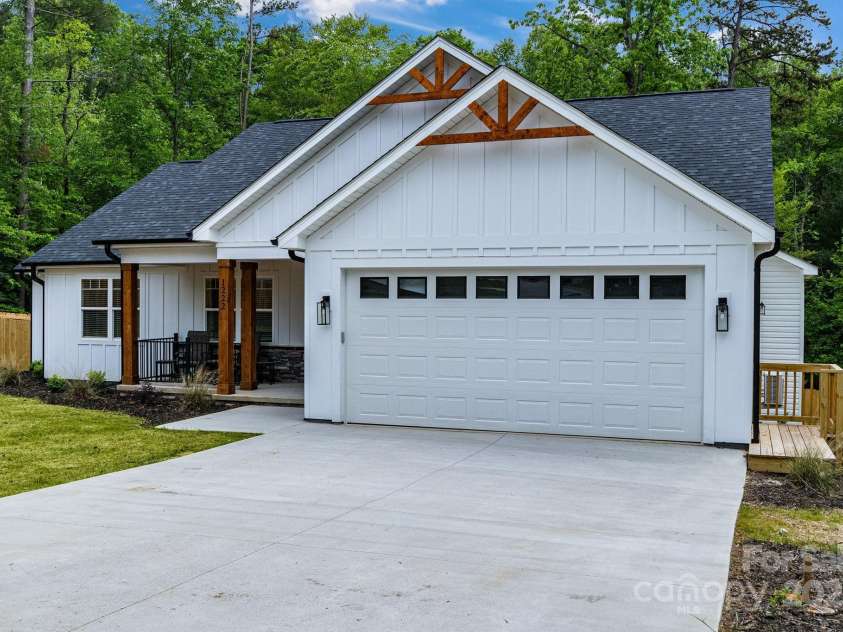 1222 Summerhill Street, Lenoir, NC 28645.  MLS# CAR4255837, YatesRealty ID 24099. 