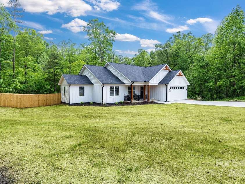 1222 Summerhill Street, Lenoir, NC 28645.  MLS# CAR4255837, YatesRealty ID 24099. 