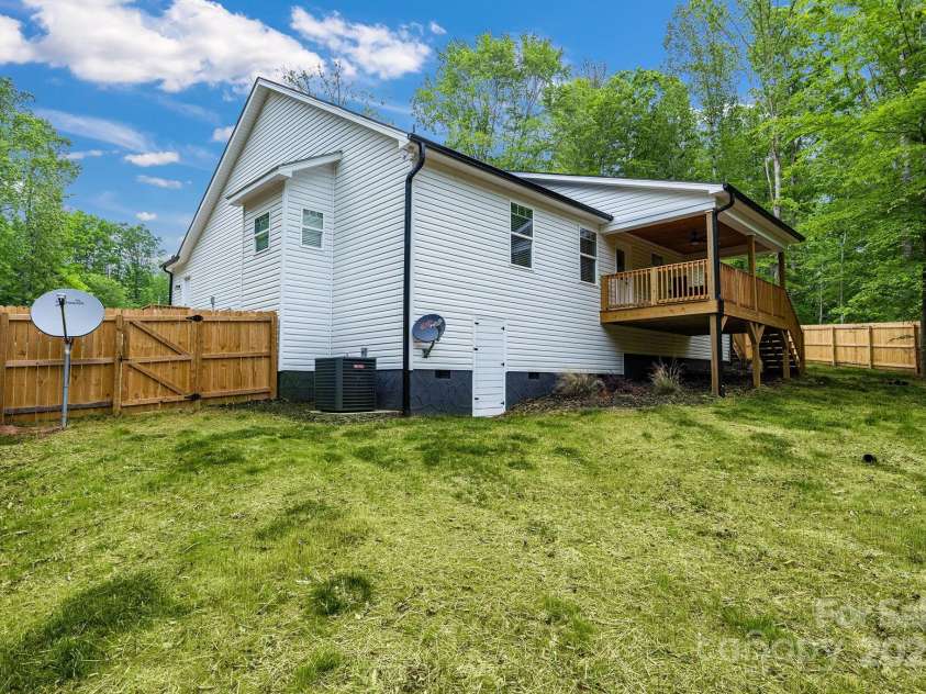 1222 Summerhill Street, Lenoir, NC 28645.  MLS# CAR4255837, YatesRealty ID 24099. 