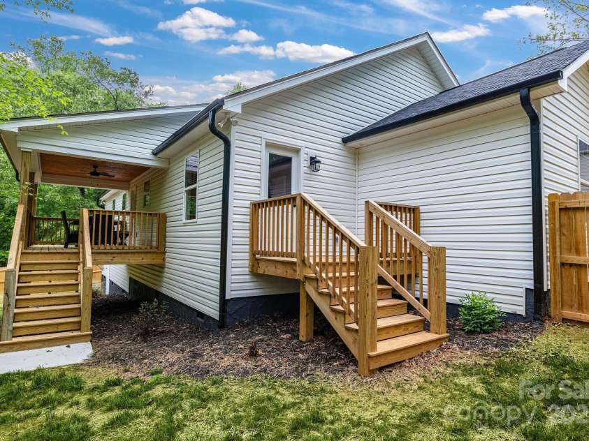 1222 Summerhill Street, Lenoir, NC 28645.  MLS# CAR4255837, YatesRealty ID 24099. 