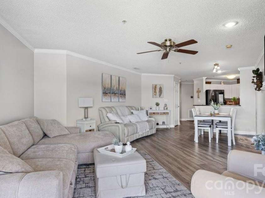 1338 Torrence Circle, Davidson, NC 28036.  MLS# CAR4410522, YatesRealty ID 24099. 
