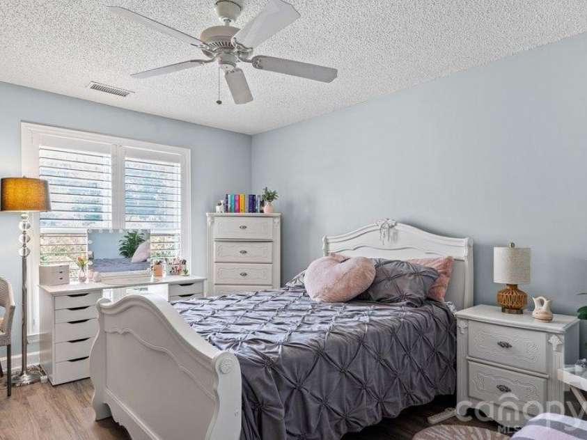 1338 Torrence Circle, Davidson, NC 28036.  MLS# CAR4410522, YatesRealty ID 24099. 