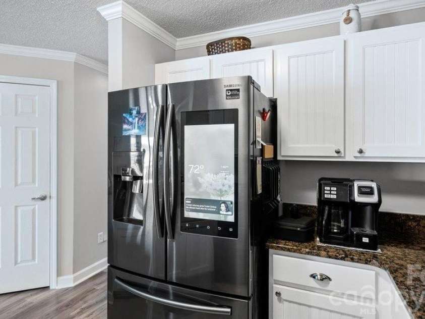 1338 Torrence Circle, Davidson, NC 28036.  MLS# CAR4410522, YatesRealty ID 24099. 