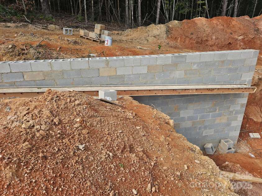 2070 Shannon Drive, Morganton, NC 28655.  MLS# CAR4205766, YatesRealty ID 241. 