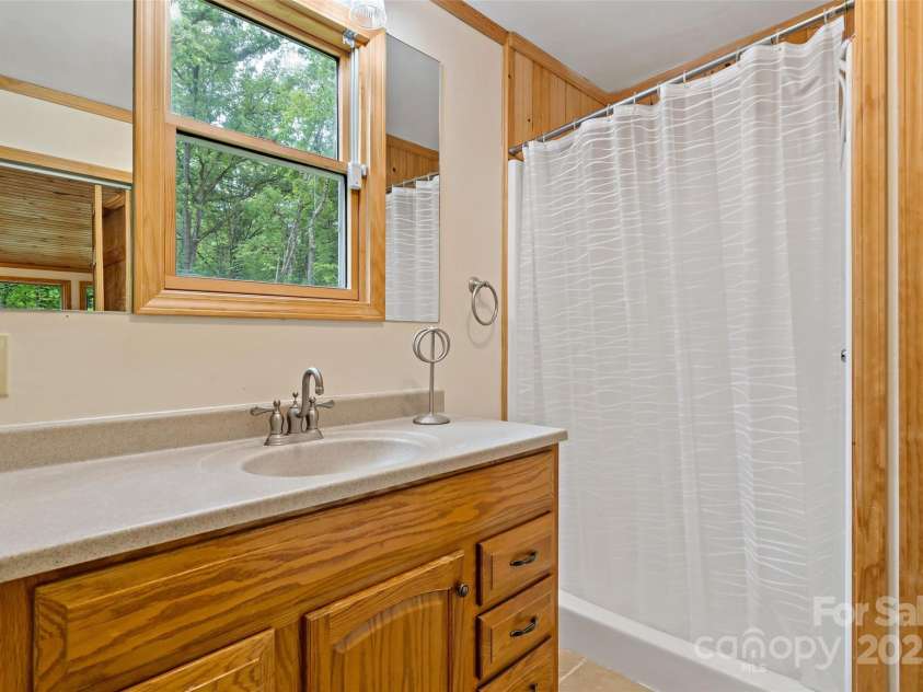 190 Lightning Ridge, Marion, NC 28752.  MLS# CAR4231932, YatesRealty ID 2410. 