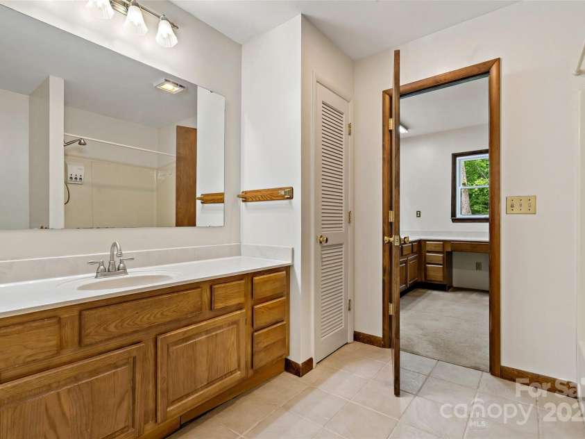 190 Lightning Ridge, Marion, NC 28752.  MLS# CAR4231932, YatesRealty ID 2410. 