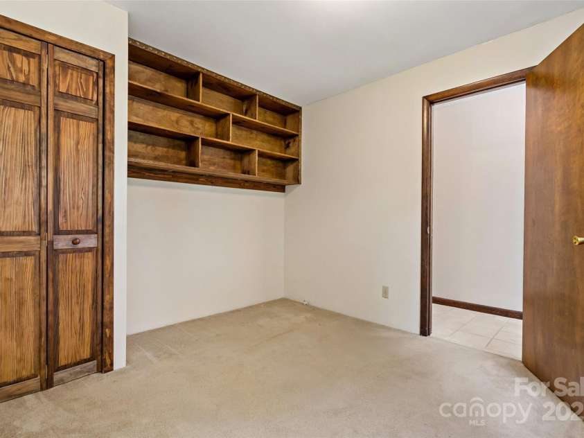 190 Lightning Ridge, Marion, NC 28752.  MLS# CAR4231932, YatesRealty ID 2410. 