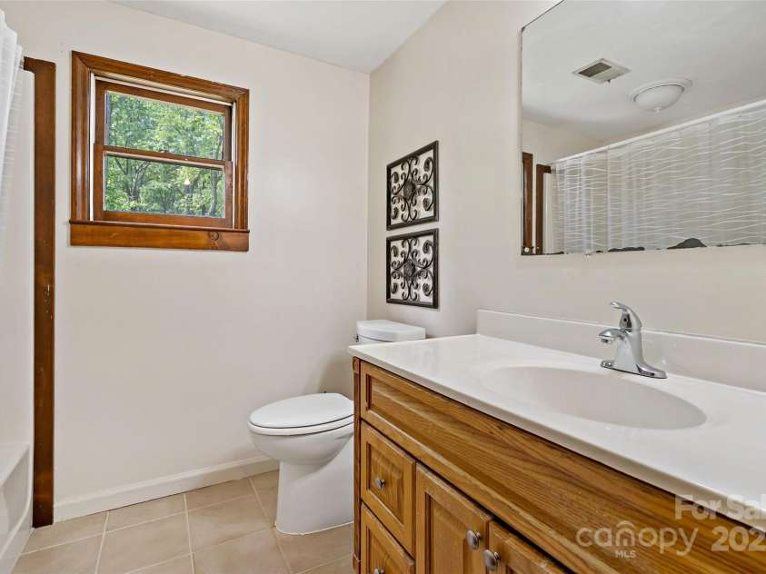 190 Lightning Ridge, Marion, NC 28752.  MLS# CAR4231932, YatesRealty ID 2410. 