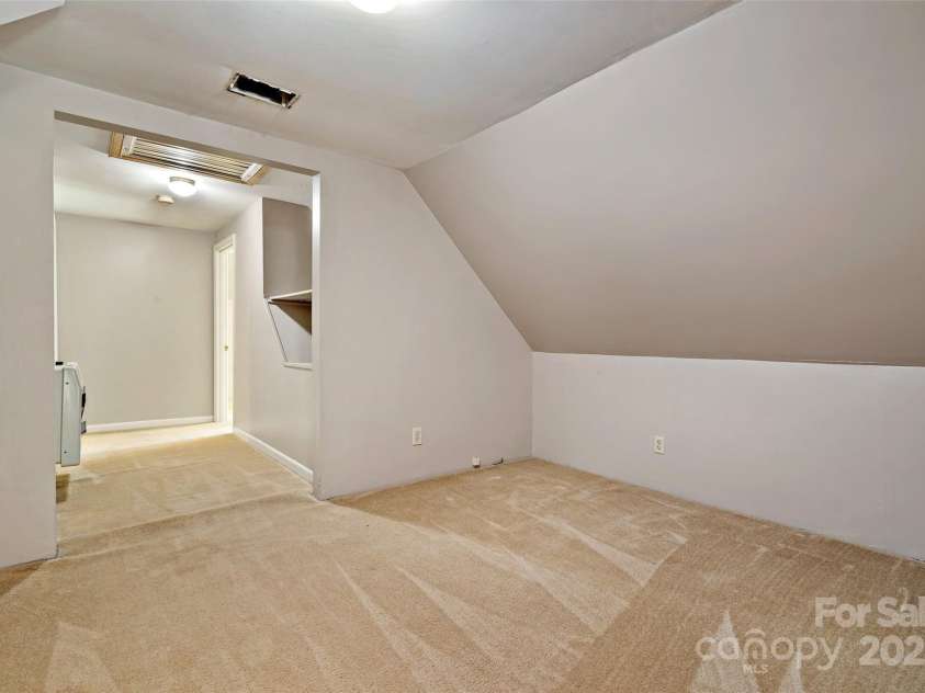 190 Lightning Ridge, Marion, NC 28752.  MLS# CAR4231932, YatesRealty ID 2410. 