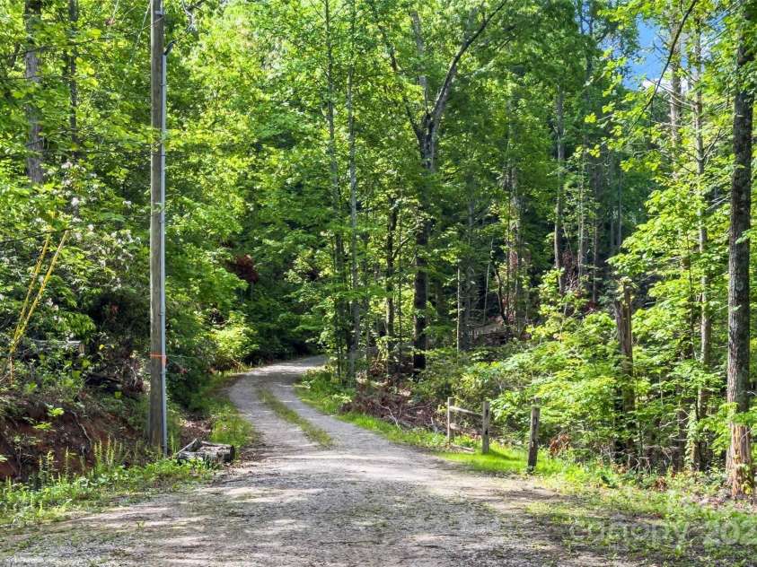 190 Lightning Ridge, Marion, NC 28752.  MLS# CAR4231932, YatesRealty ID 2410. 