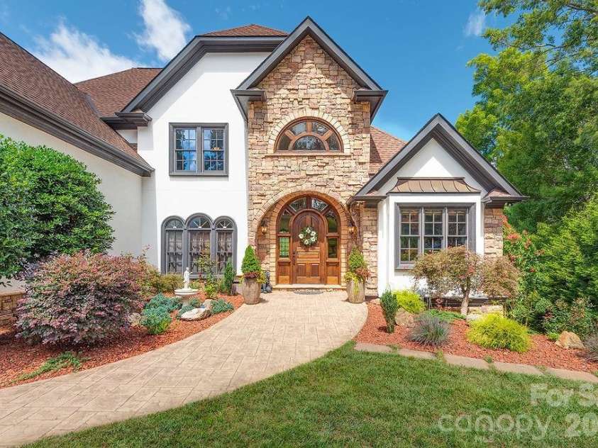 76 Bradford Vistas Drive, Fletcher, NC 28732.  MLS# CAR4335092, YatesRealty ID 2410. 