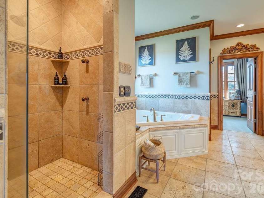 76 Bradford Vistas Drive, Fletcher, NC 28732.  MLS# CAR4335092, YatesRealty ID 2410. 