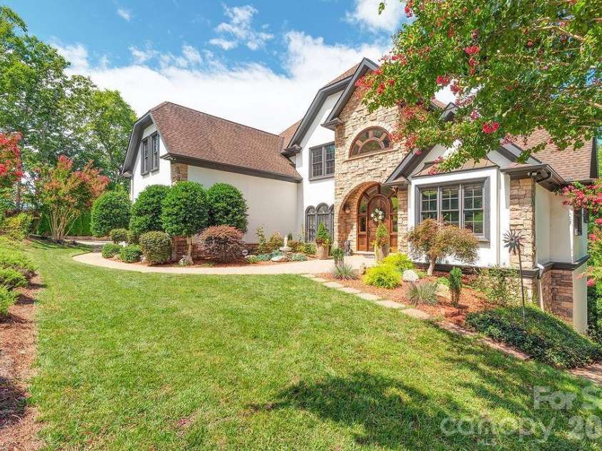 76 Bradford Vistas Drive, Fletcher, NC 28732.  MLS# CAR4335092, YatesRealty ID 2410. 