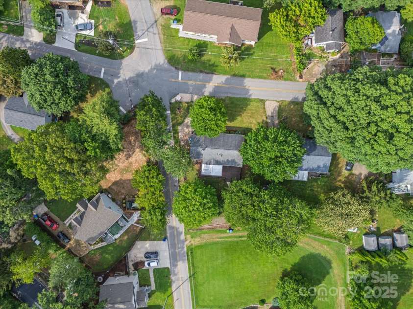 74 Hi Alta Avenue, Asheville, NC 28806.  MLS# CAR4273478, YatesRealty ID 24100. 