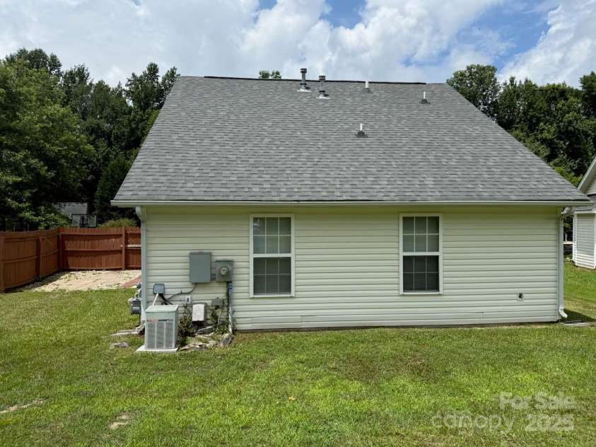 3320 Hunting Wood Court, Gastonia, NC 28052.  MLS# CAR4277214, YatesRealty ID 24101. 