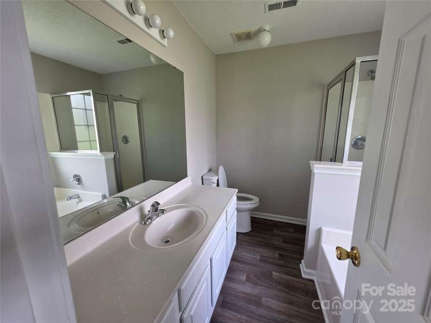 3320 Hunting Wood Court, Gastonia, NC 28052.  MLS# CAR4277214, YatesRealty ID 24101. 