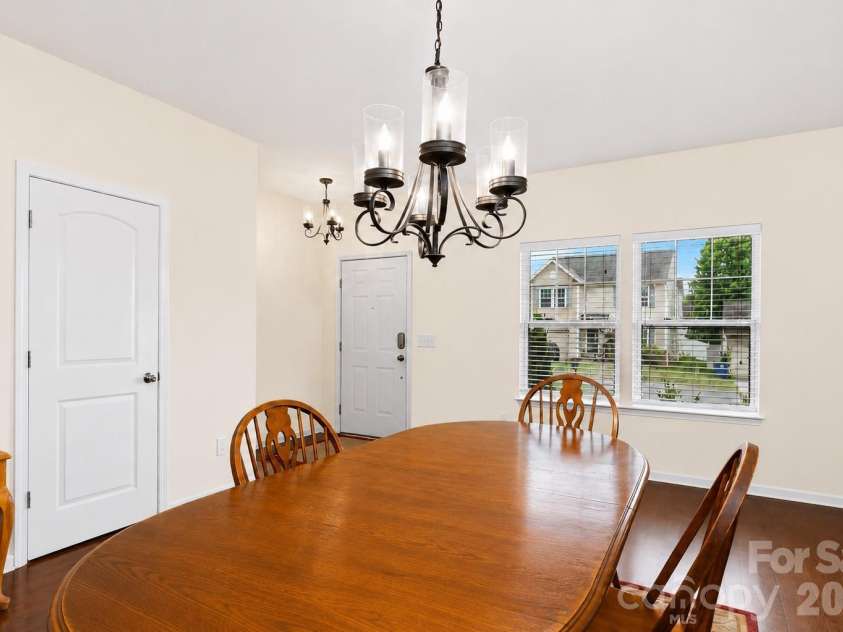 427 Inlet Place Drive, Winston Salem, NC 27127.  MLS# CAR4384907, YatesRealty ID 24101. Dining Room