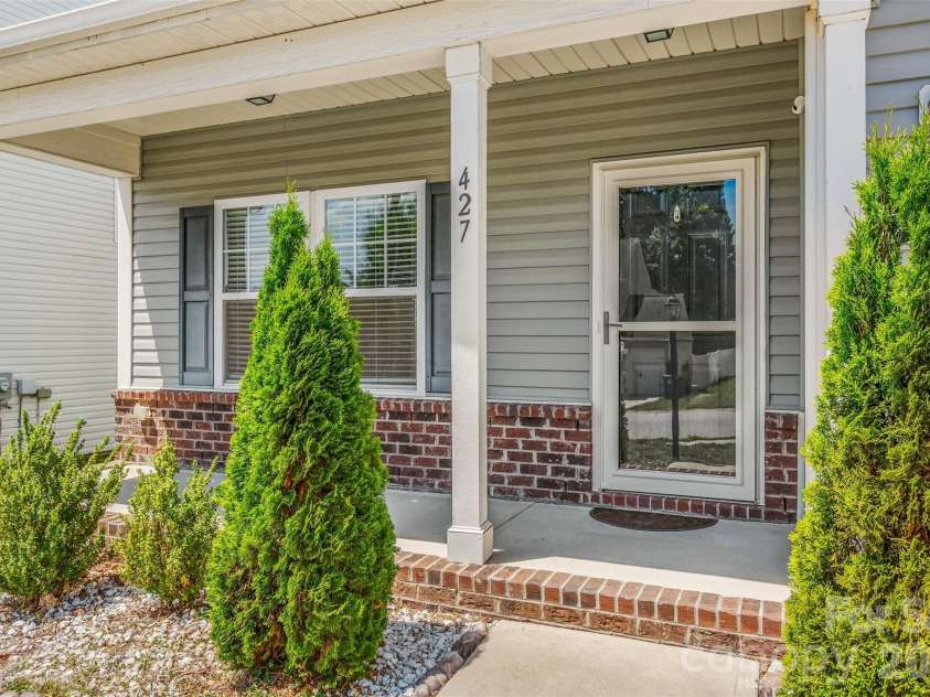 427 Inlet Place Drive, Winston Salem, NC 27127.  MLS# CAR4384907, YatesRealty ID 24101. Front porch