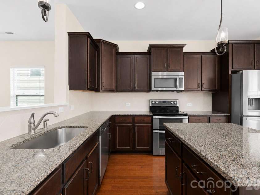 427 Inlet Place Drive, Winston Salem, NC 27127.  MLS# CAR4384907, YatesRealty ID 24101. Kitchen