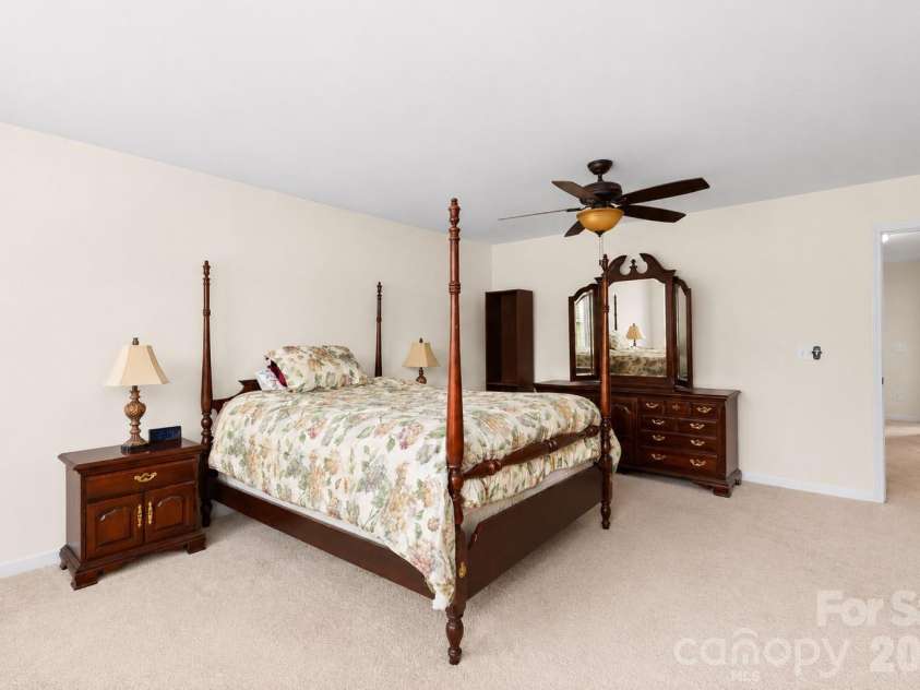 427 Inlet Place Drive, Winston Salem, NC 27127.  MLS# CAR4384907, YatesRealty ID 24101. Primary Bedroom - virtually staged