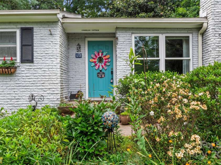 151 Cynthia Street, Statesville, NC 28677.  MLS# CAR4266798, YatesRealty ID 24102. 