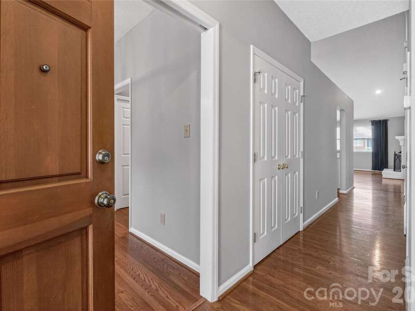 19830 Oak Leaf Circle, Cornelius, NC 28031.  MLS# CAR4362846, YatesRealty ID 24102. 