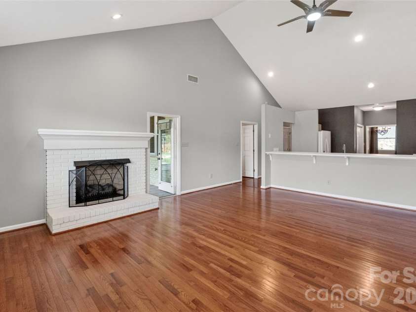 19830 Oak Leaf Circle, Cornelius, NC 28031.  MLS# CAR4362846, YatesRealty ID 24102. 