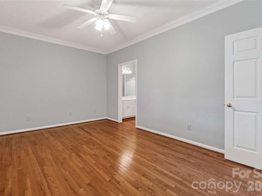 19830 Oak Leaf Circle, Cornelius, NC 28031.  MLS# CAR4362846, YatesRealty ID 24102. 