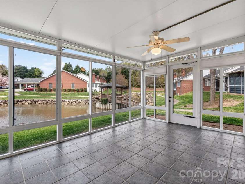 19830 Oak Leaf Circle, Cornelius, NC 28031.  MLS# CAR4362846, YatesRealty ID 24102. 