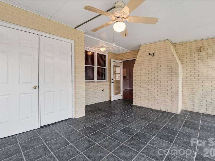19830 Oak Leaf Circle, Cornelius, NC 28031.  MLS# CAR4362846, YatesRealty ID 24102. 
