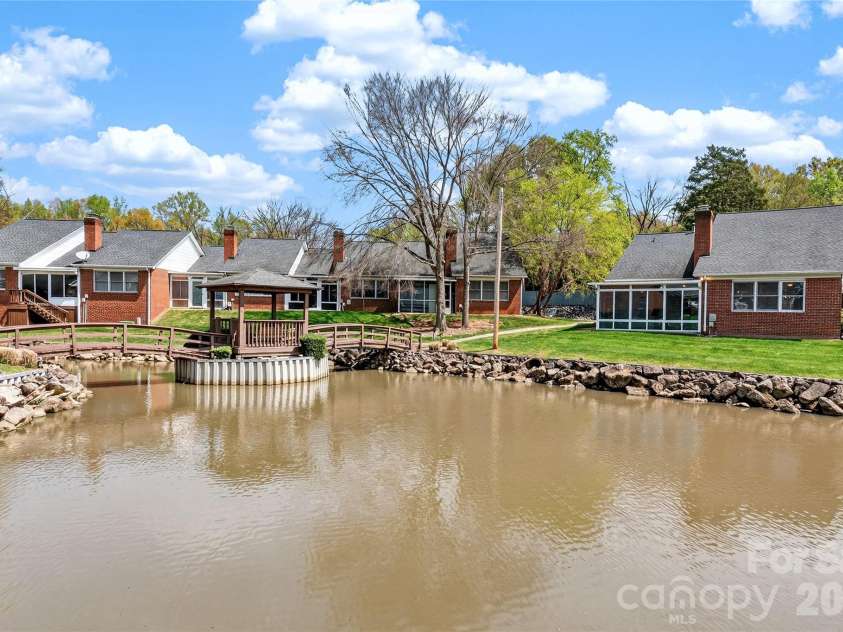 19830 Oak Leaf Circle, Cornelius, NC 28031.  MLS# CAR4362846, YatesRealty ID 24102. 