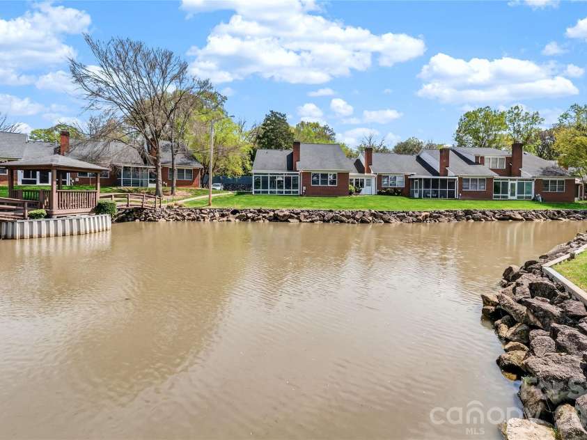 19830 Oak Leaf Circle, Cornelius, NC 28031.  MLS# CAR4362846, YatesRealty ID 24102. 