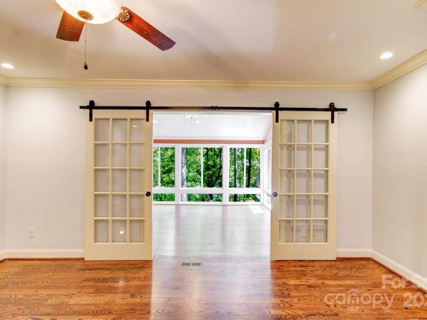 305 High Point Lane, Hendersonville, NC 28791.  MLS# CAR4264102, YatesRealty ID 24104. 