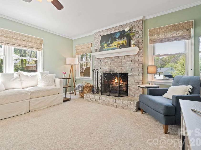 110 Steuben Drive, Huntersville, NC 28078.  MLS# CAR4362724, YatesRealty ID 24105. 