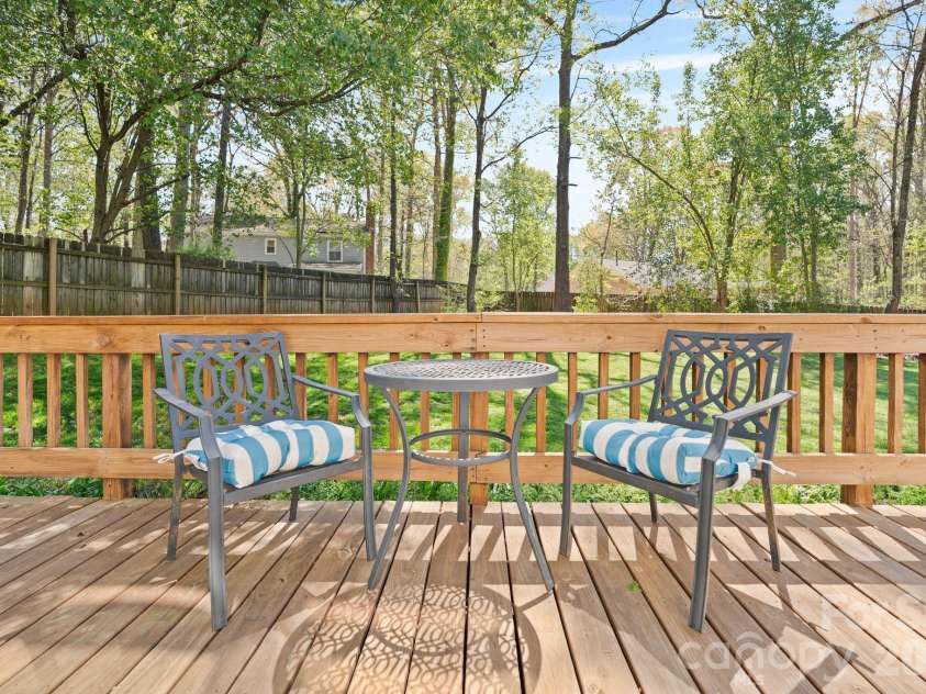 110 Steuben Drive, Huntersville, NC 28078.  MLS# CAR4362724, YatesRealty ID 24105. 