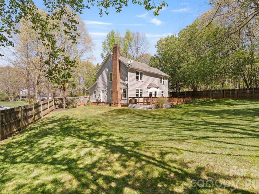 110 Steuben Drive, Huntersville, NC 28078.  MLS# CAR4362724, YatesRealty ID 24105. 