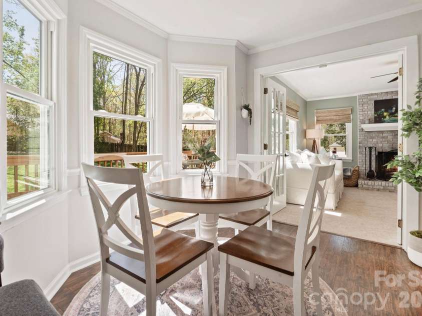 110 Steuben Drive, Huntersville, NC 28078.  MLS# CAR4362724, YatesRealty ID 24105. Breakfast nook overlooking the backyard
