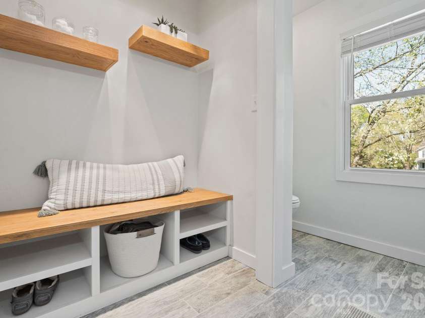 110 Steuben Drive, Huntersville, NC 28078.  MLS# CAR4362724, YatesRealty ID 24105. Convenient bench seating with storage