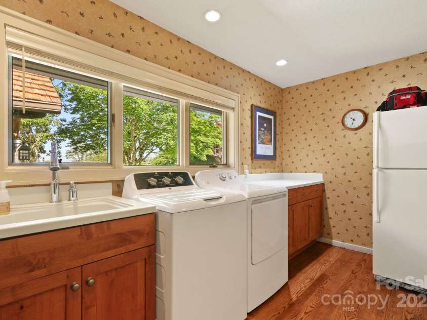 1730 Hickory None, Boone, NC 28607.  MLS# CAR4272535, YatesRealty ID 24106. Main-level laundry