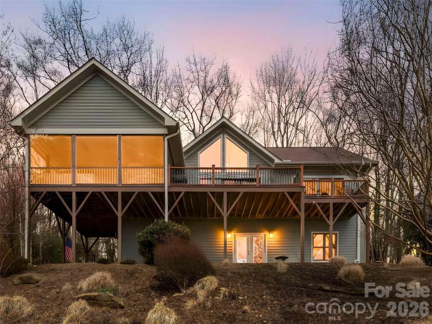 21 Sugar Maple Drive, Mills River, NC 28759.  MLS# CAR4358903, YatesRealty ID 24106. 