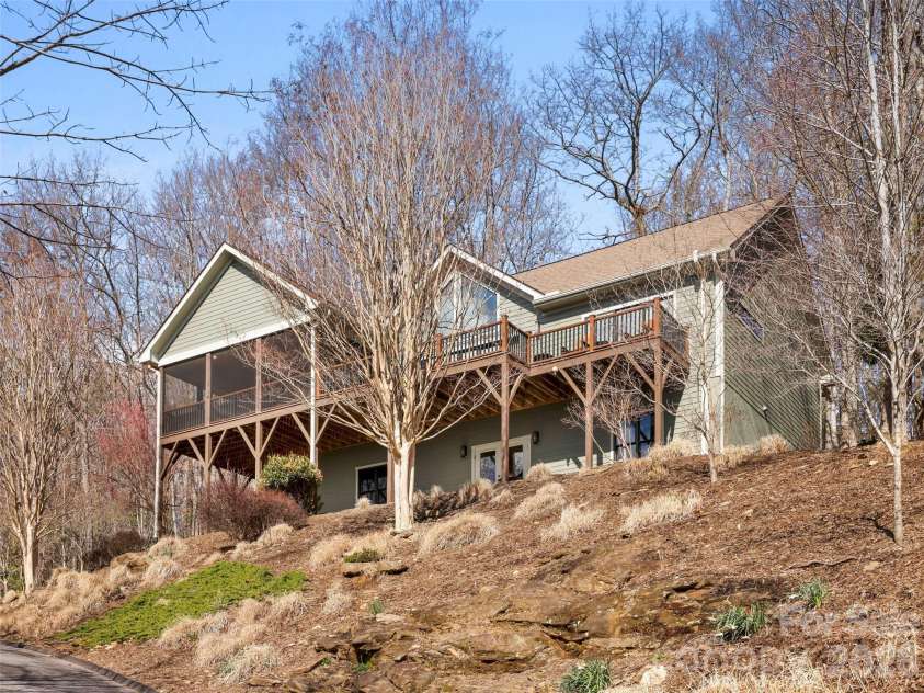 21 Sugar Maple Drive, Mills River, NC 28759.  MLS# CAR4358903, YatesRealty ID 24106. 