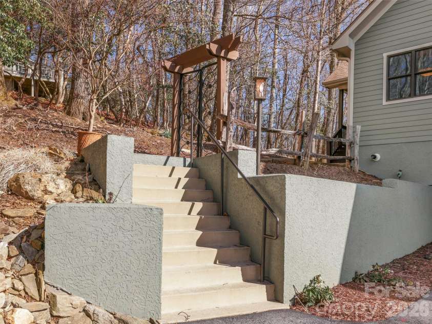 21 Sugar Maple Drive, Mills River, NC 28759.  MLS# CAR4358903, YatesRealty ID 24106. 